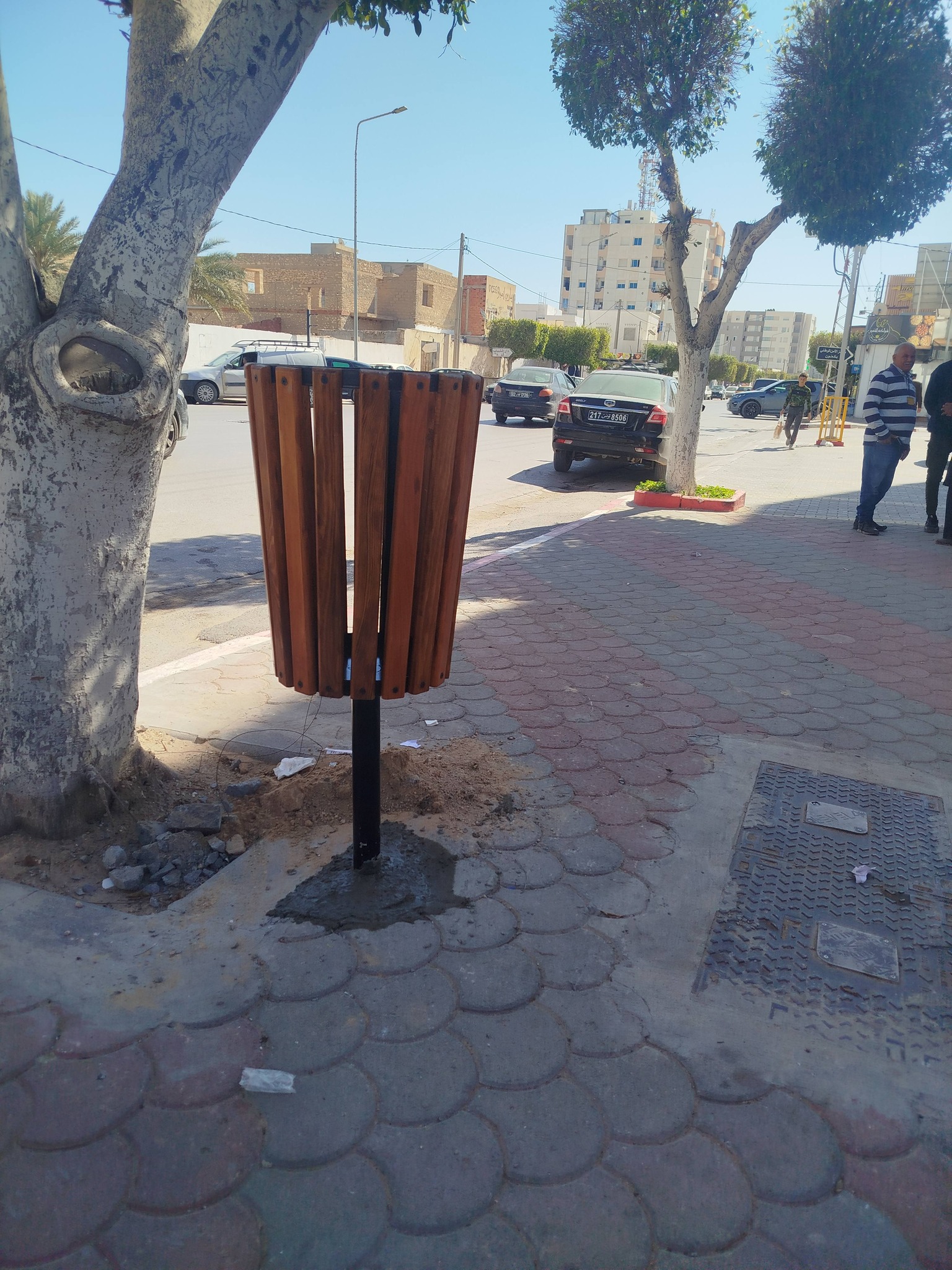 تركيز سلات أوراق بالفضاءات العامة